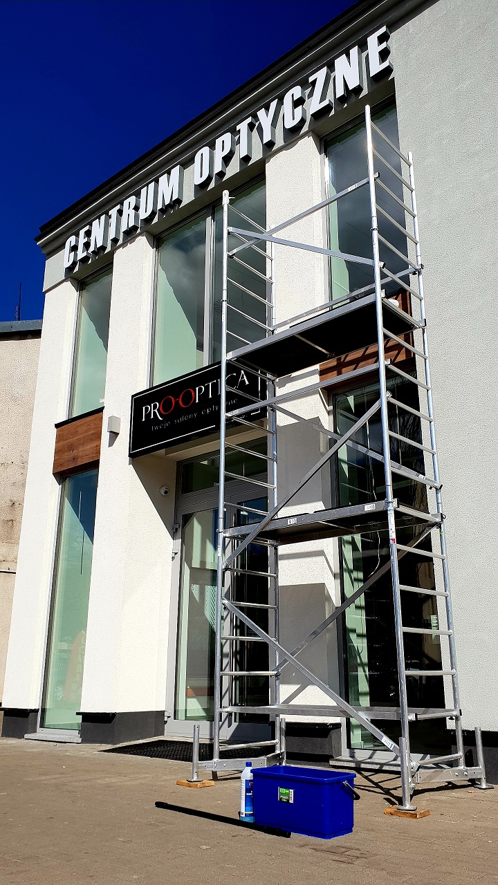 Mycia przeszkleń na wysokości